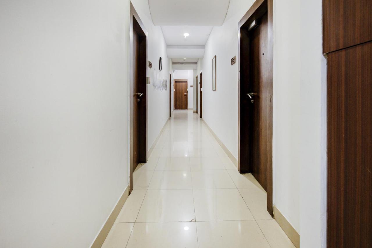 Capital O 77295 Hotel Bansidhar Bhuvan Mumbai Bagian luar foto
