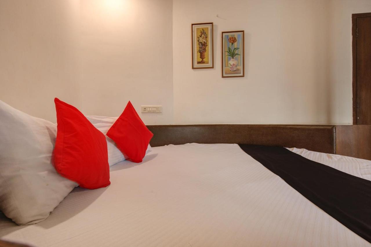 Capital O 77295 Hotel Bansidhar Bhuvan Mumbai Bagian luar foto