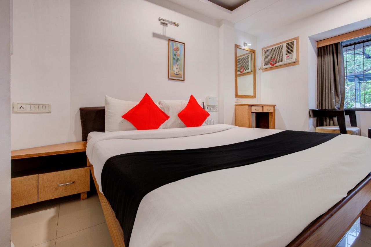 Capital O 77295 Hotel Bansidhar Bhuvan Mumbai Bagian luar foto